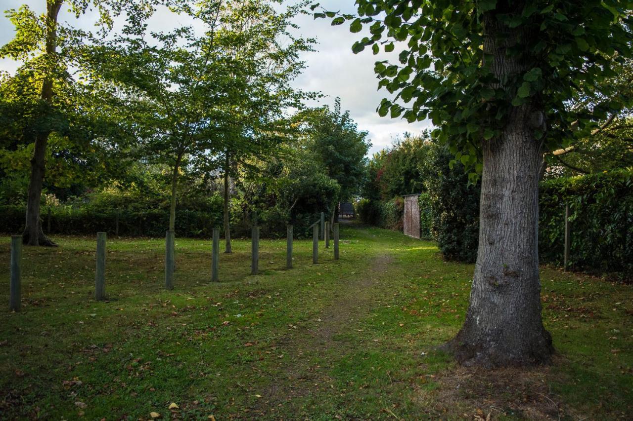 Les Charmes Du Bosquet Parc D'Amour Et Nature Parking Prive Securise Etretat Exterior photo